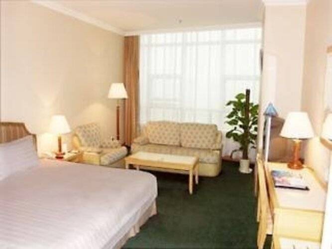 Ramada Zhabei Hotel