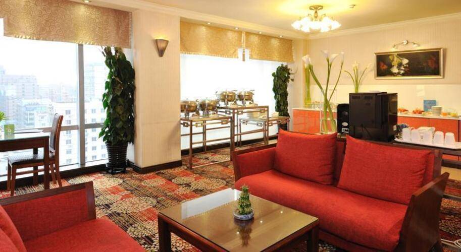 Novotel Xinqiao Hotel
