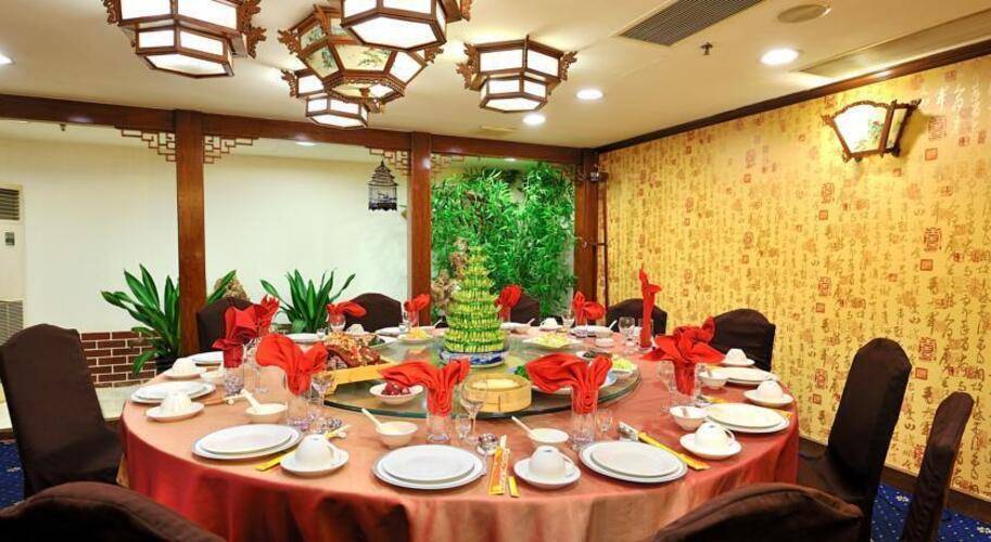 Novotel Xinqiao Hotel