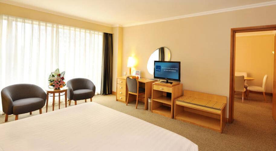Novotel Xinqiao Hotel