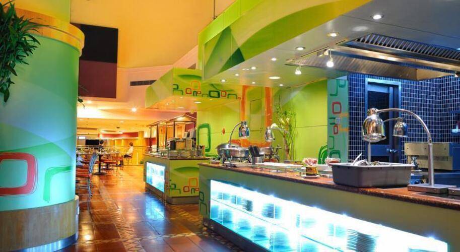 Novotel Xinqiao Hotel