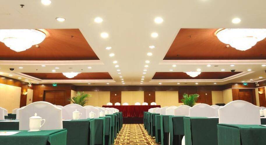 Novotel Xinqiao Hotel