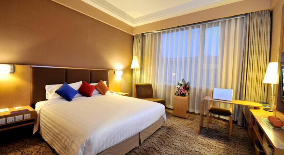 Novotel Xinqiao Hotel