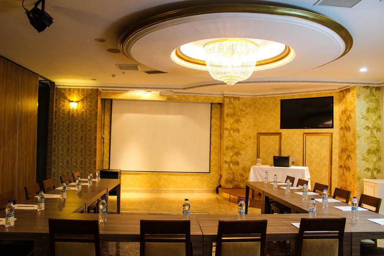 Midmar Deluxe Hotel