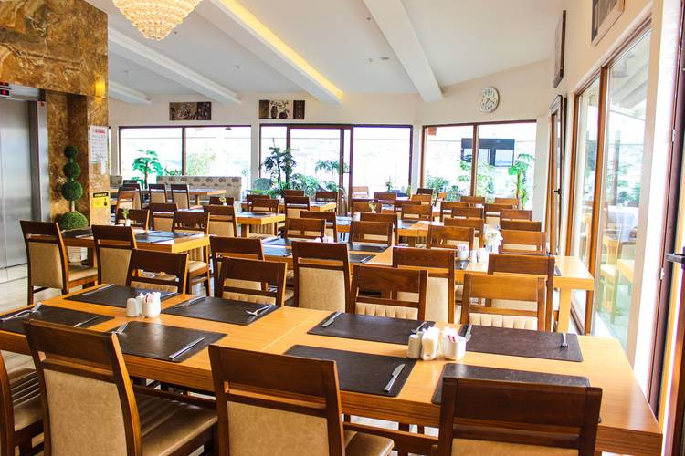 Midmar Deluxe Hotel