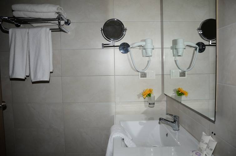 Acar Hotel