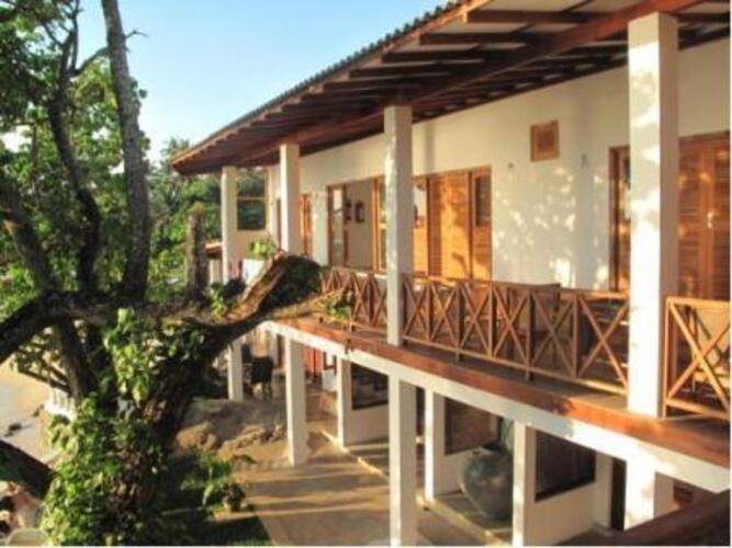 Sun 'N' Sea Hotel