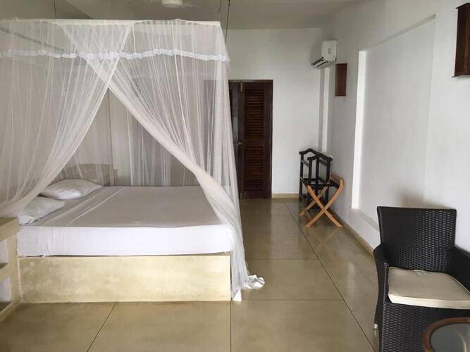 Sun 'N' Sea Hotel