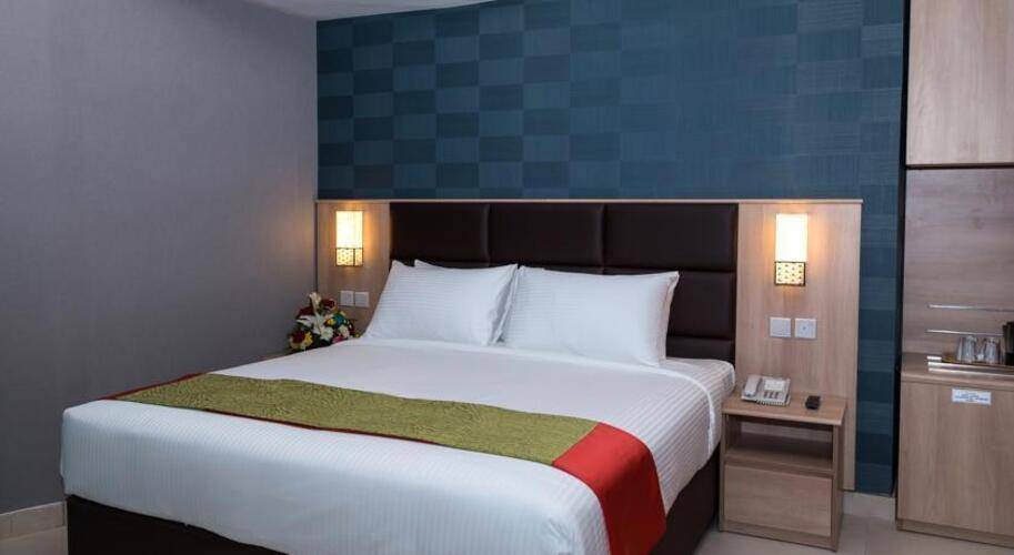 Florida Square Hotel