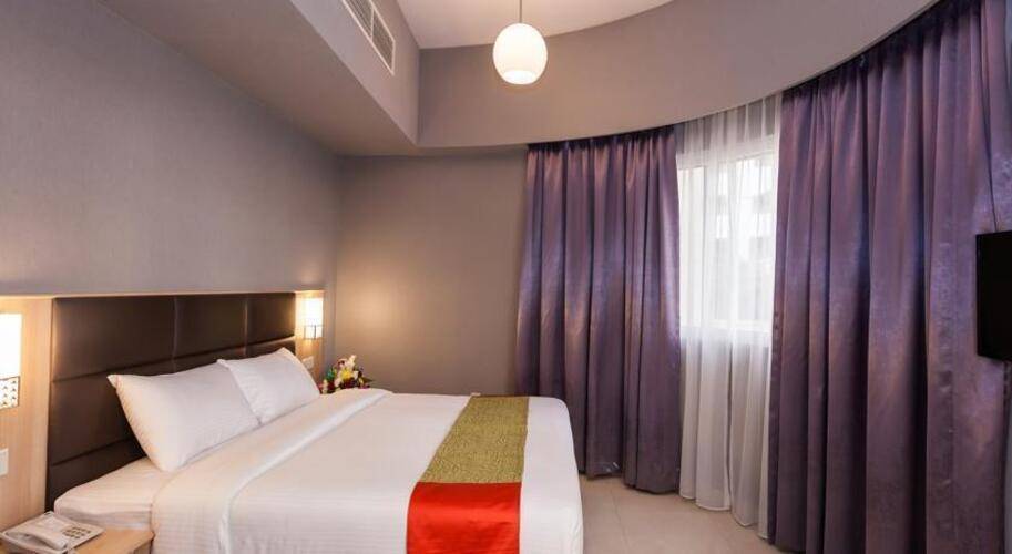 Florida Square Hotel