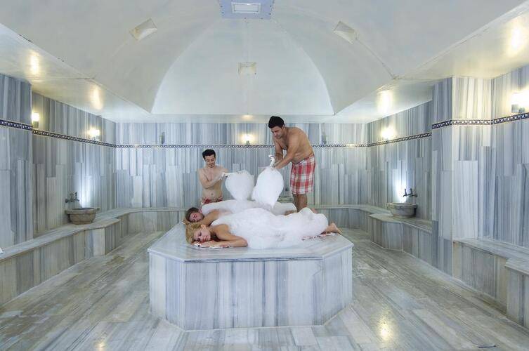 Grand Bella Hotel