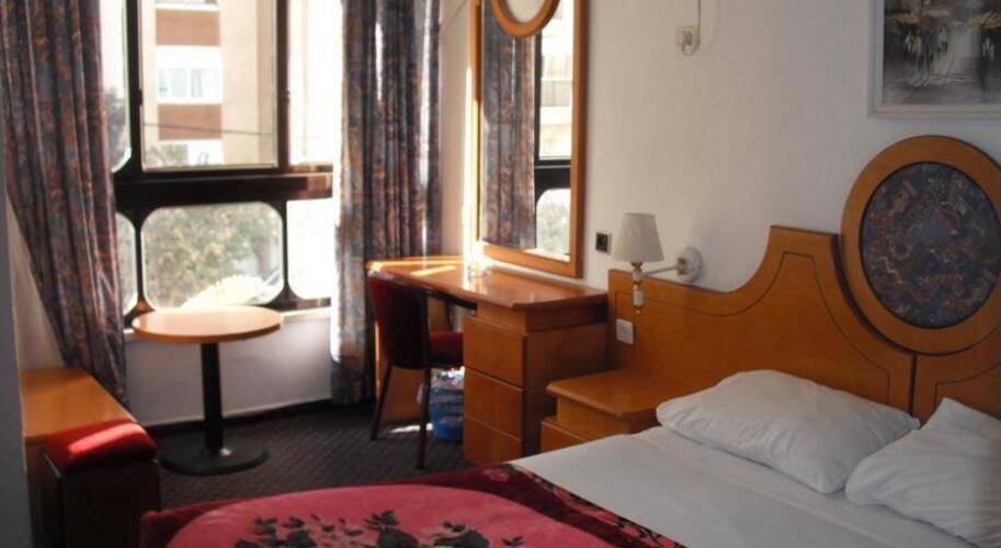 King Koresh Hotel