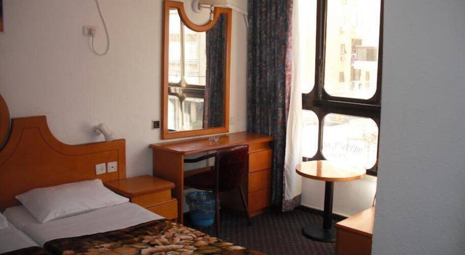 King Koresh Hotel