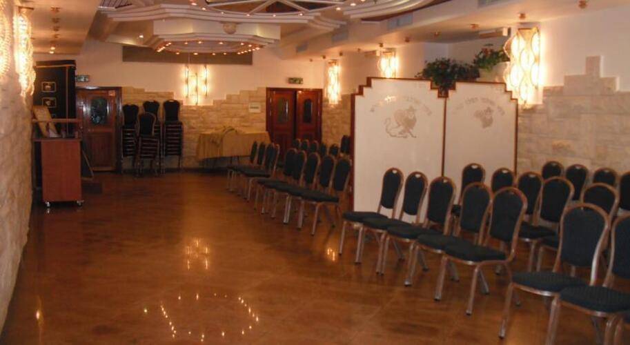 King Koresh Hotel
