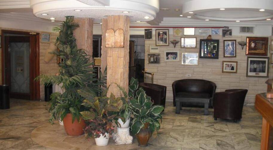 King Koresh Hotel
