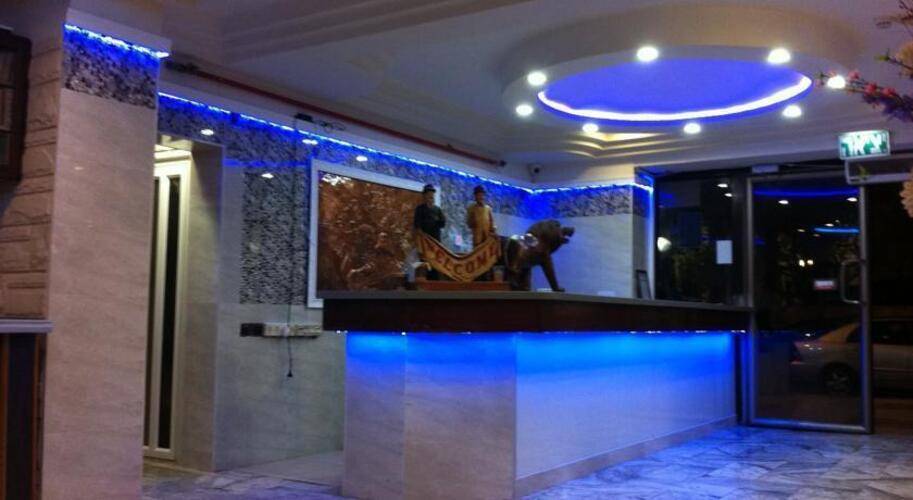 King Koresh Hotel