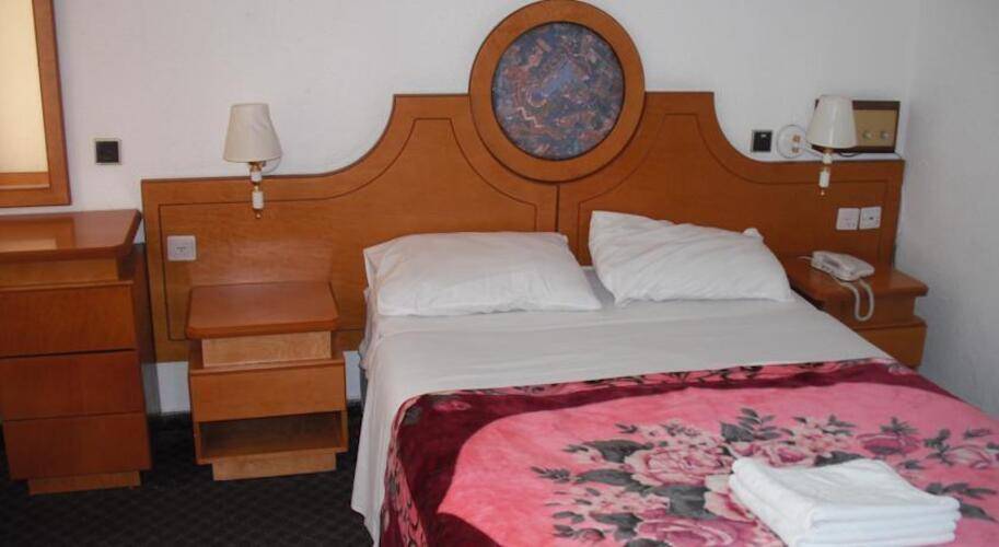 King Koresh Hotel