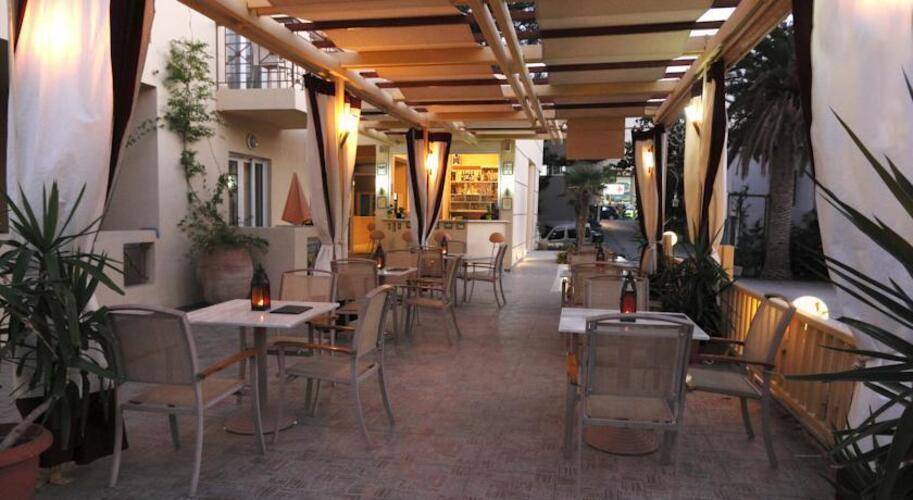 Lambrinos Suites Hotel