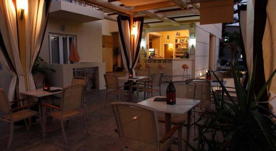 Lambrinos Suites Hotel