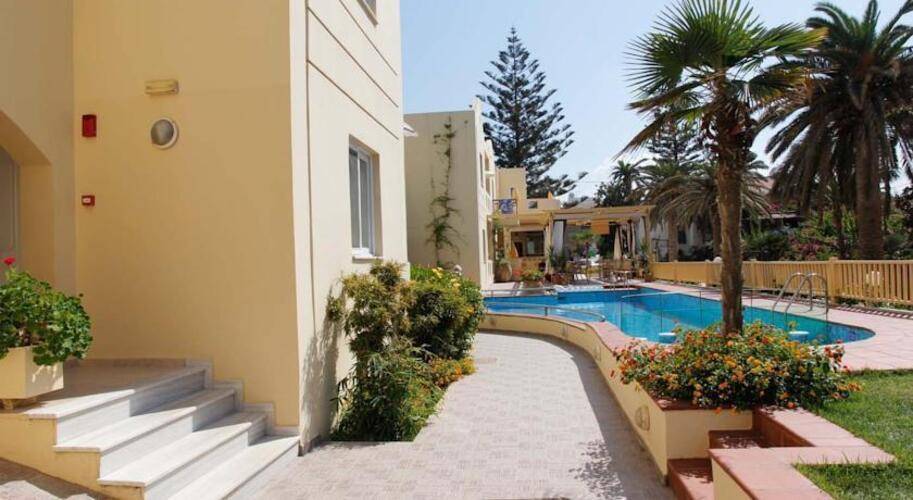 Lambrinos Suites Hotel