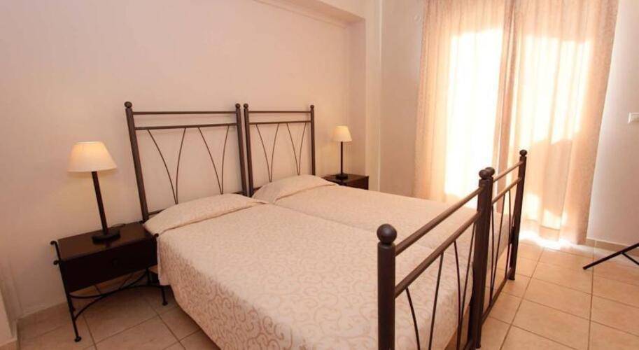 Lambrinos Suites Hotel