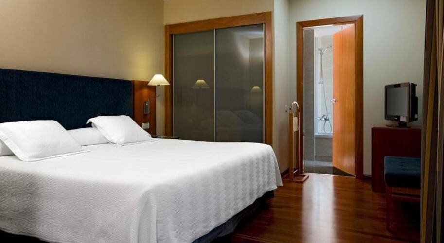 Nh Barcelona Centro Hotel — фото 11