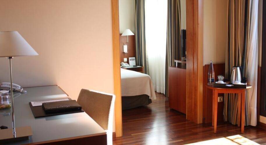 Nh Barcelona Centro Hotel — фото 15