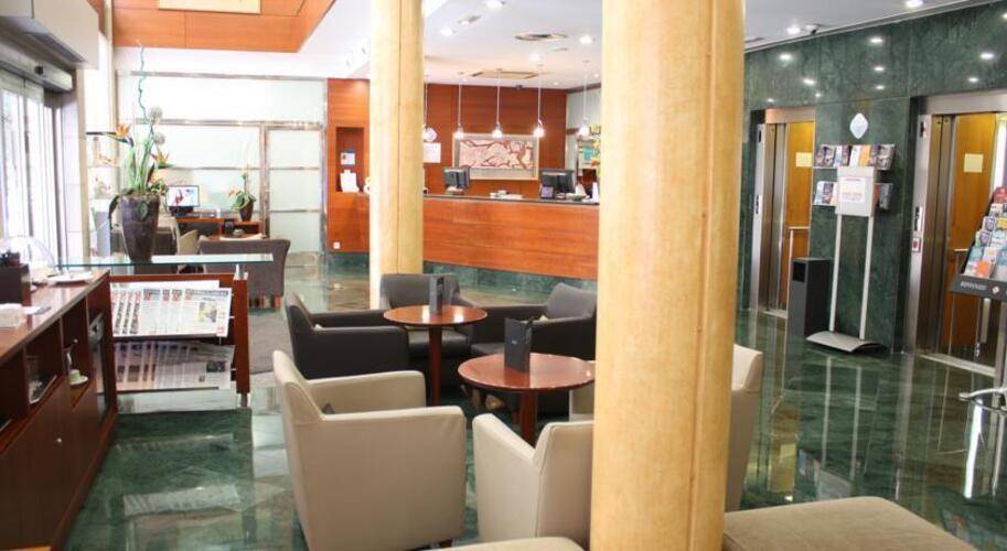 Nh Barcelona Centro Hotel — фото 7