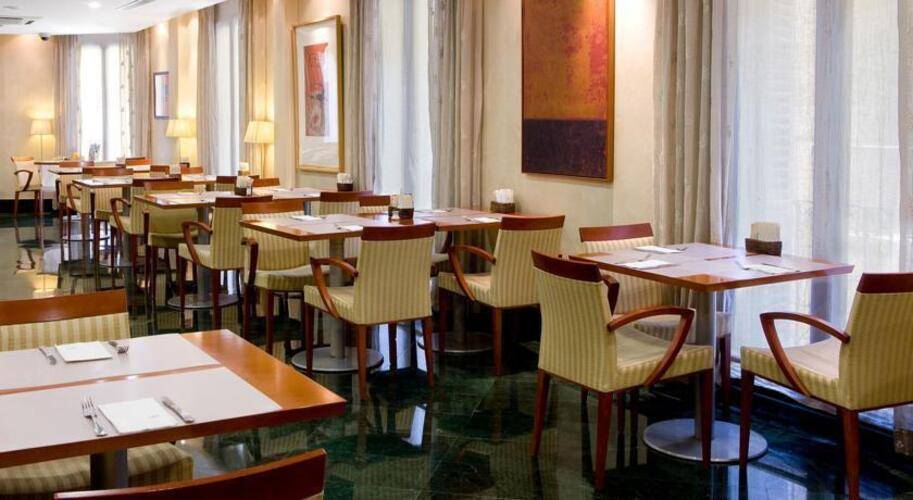 Nh Barcelona Centro Hotel — фото 4