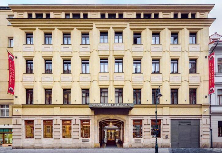 Grand Majestic Plaza Hotel