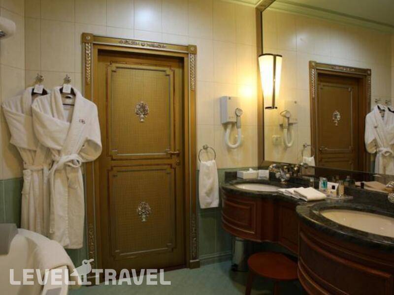 Фотография Crowne Plaza Minsk Hotel