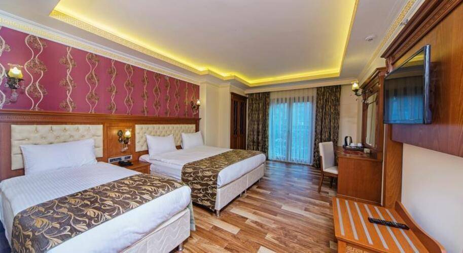 Lausos Palace Hotel