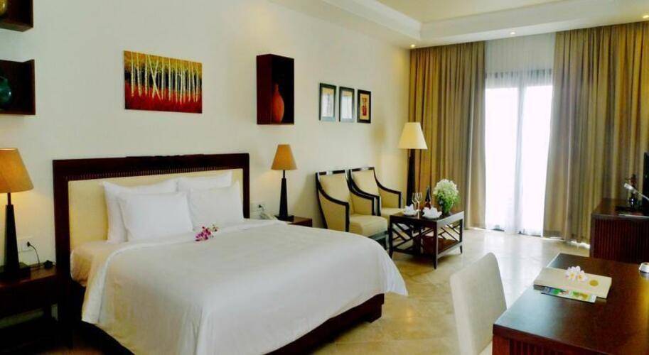 Olalani Resort & Condotel