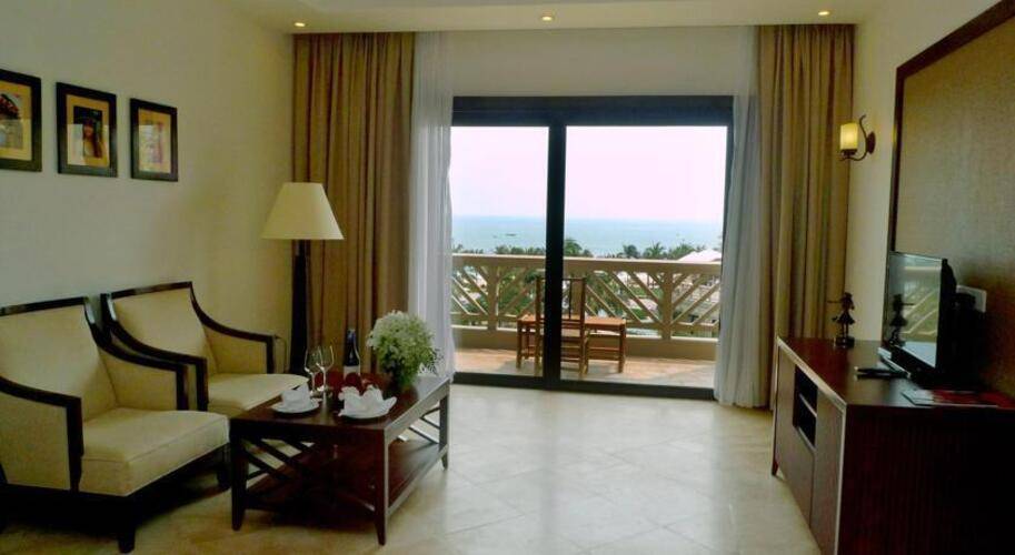 Olalani Resort & Condotel