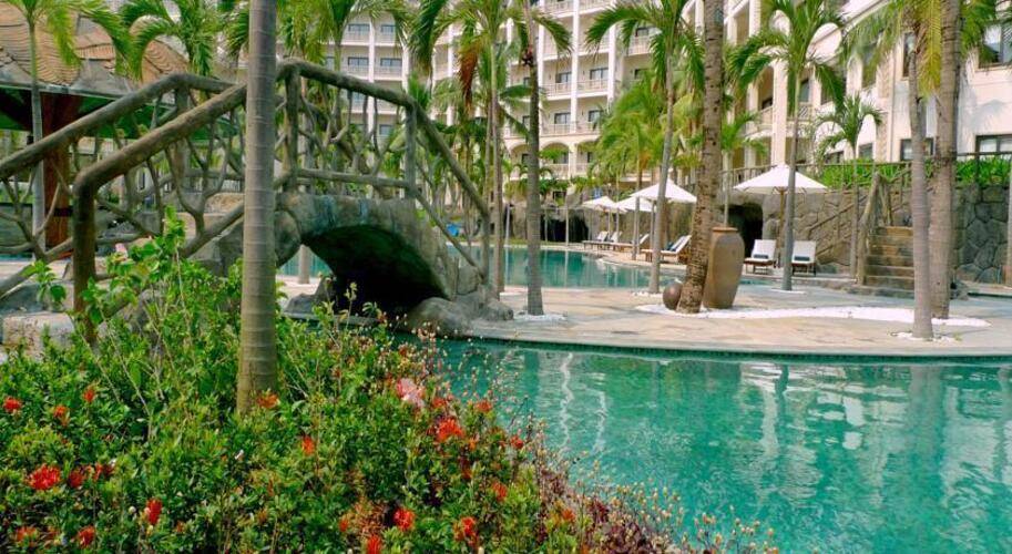 Olalani Resort & Condotel