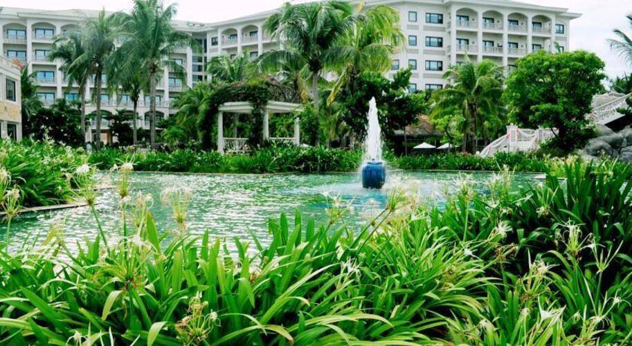 Olalani Resort & Condotel