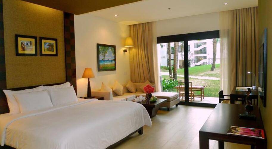 Olalani Resort & Condotel