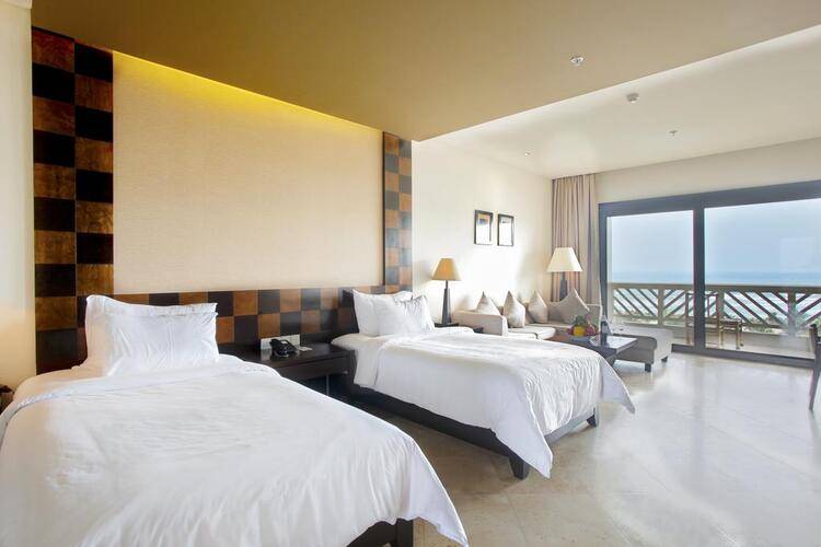 Olalani Resort & Condotel