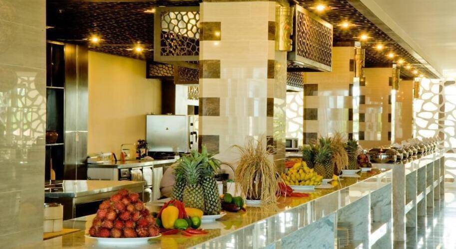 Olalani Resort & Condotel