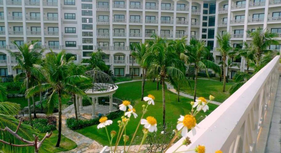 Olalani Resort & Condotel