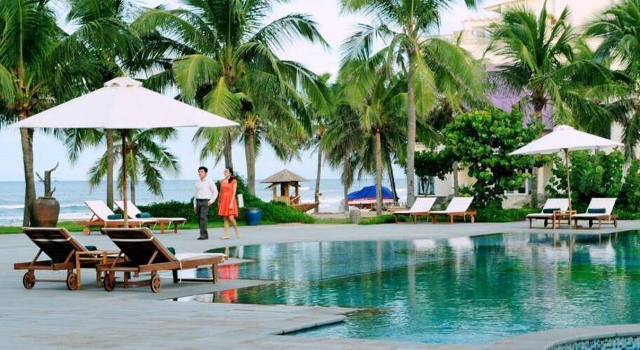 Olalani Resort & Condotel