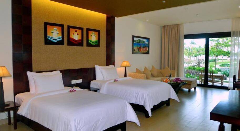 Olalani Resort & Condotel
