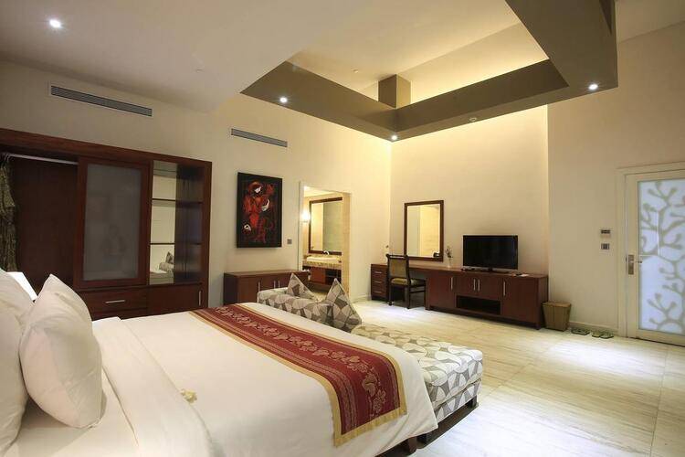 Olalani Resort & Condotel