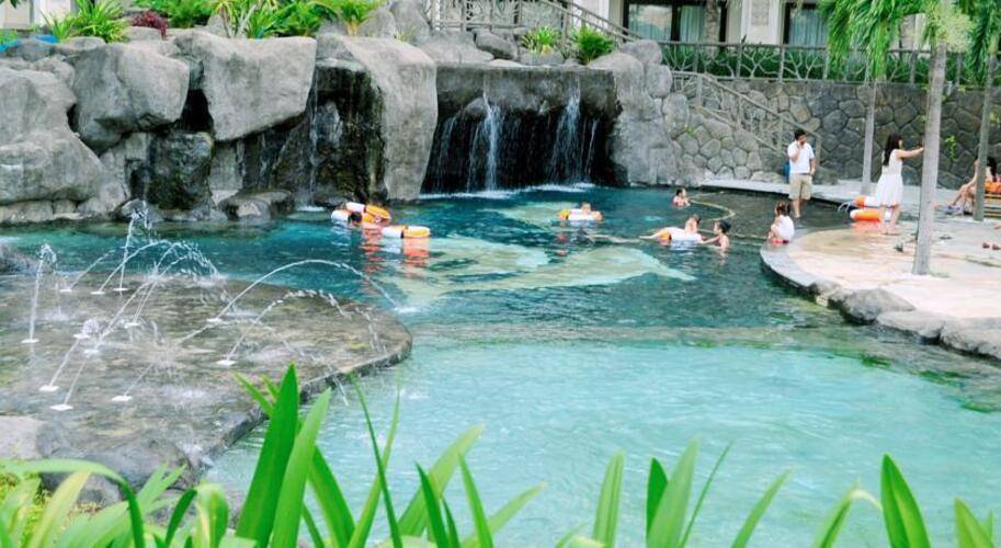 Olalani Resort & Condotel