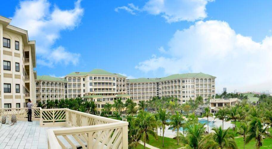 Olalani Resort & Condotel
