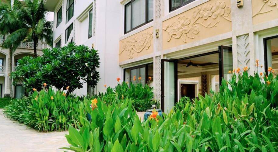 Olalani Resort & Condotel