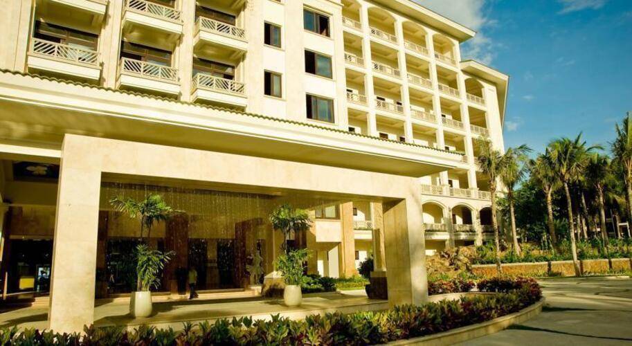 Olalani Resort & Condotel