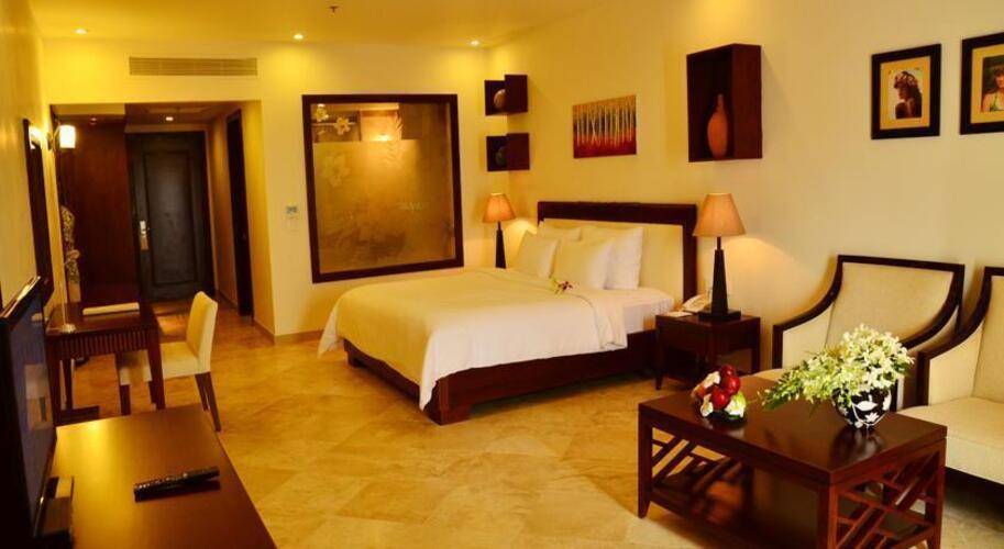 Olalani Resort & Condotel
