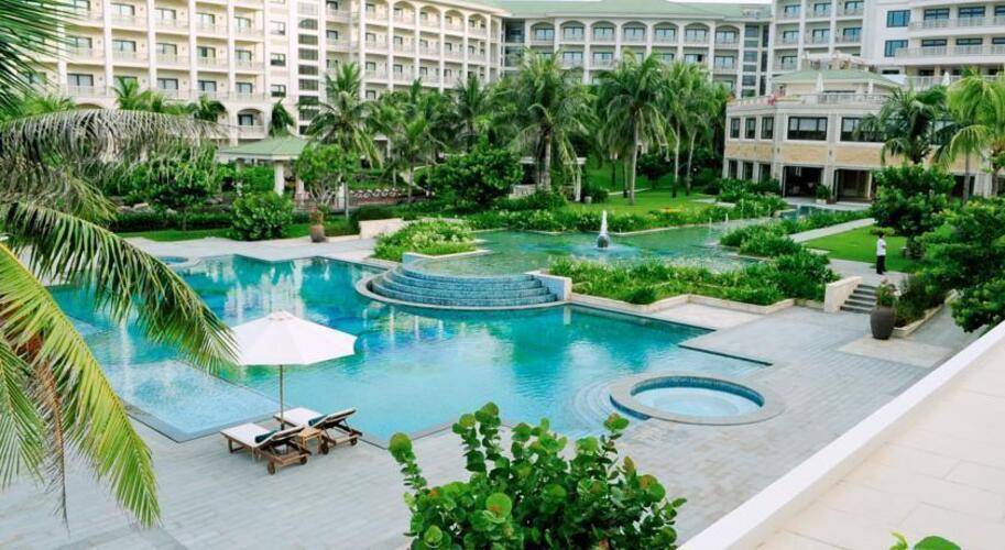 Olalani Resort & Condotel