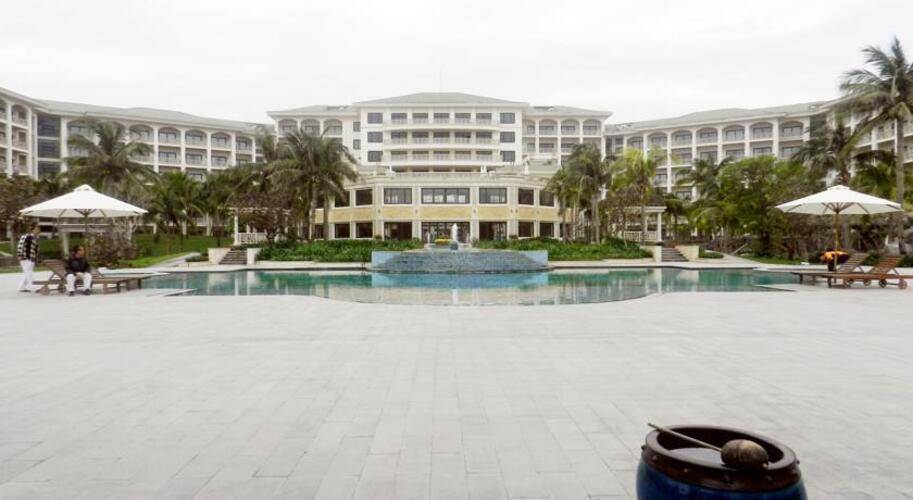 Olalani Resort & Condotel